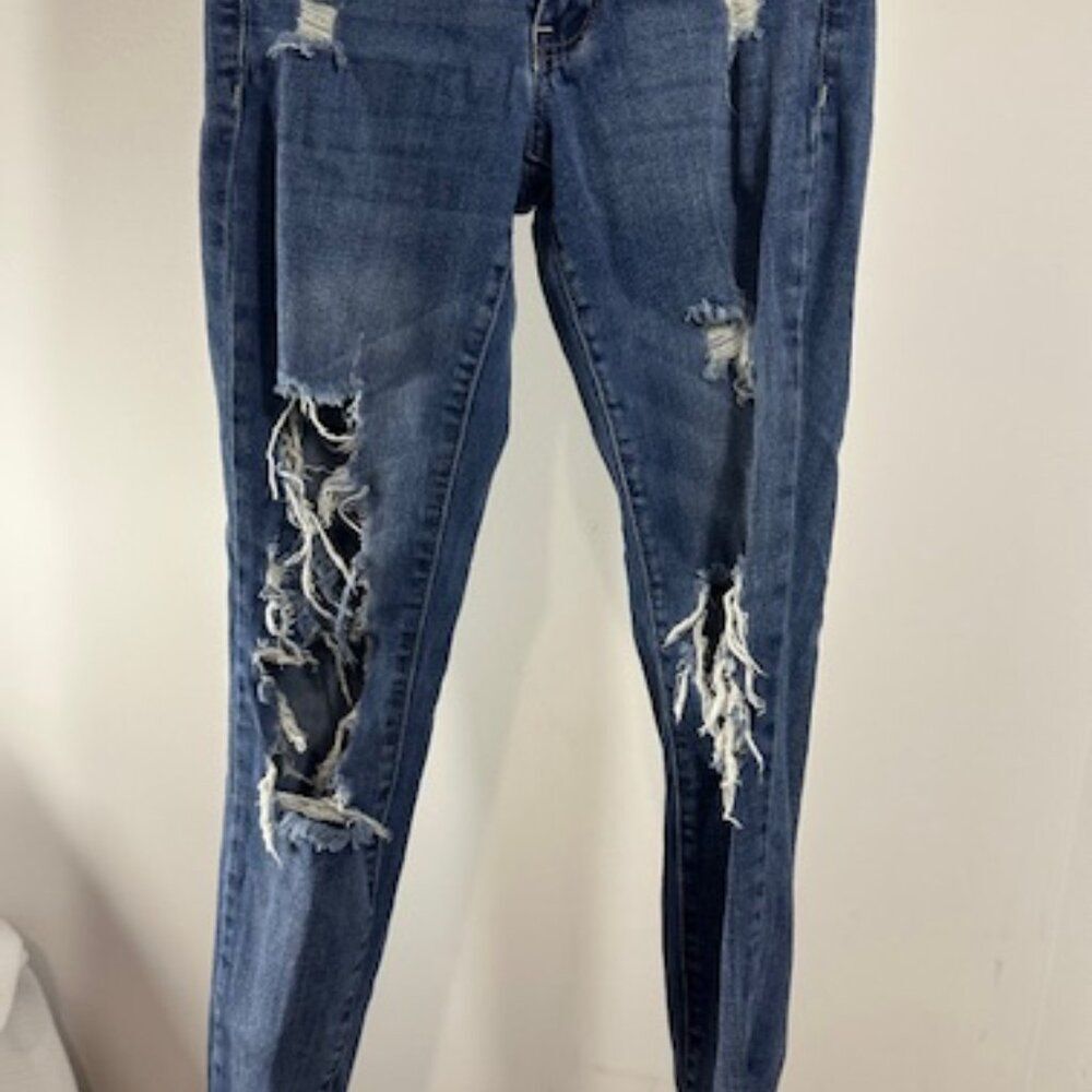 Rue 21 Mid Rise Distressed Jean   8348